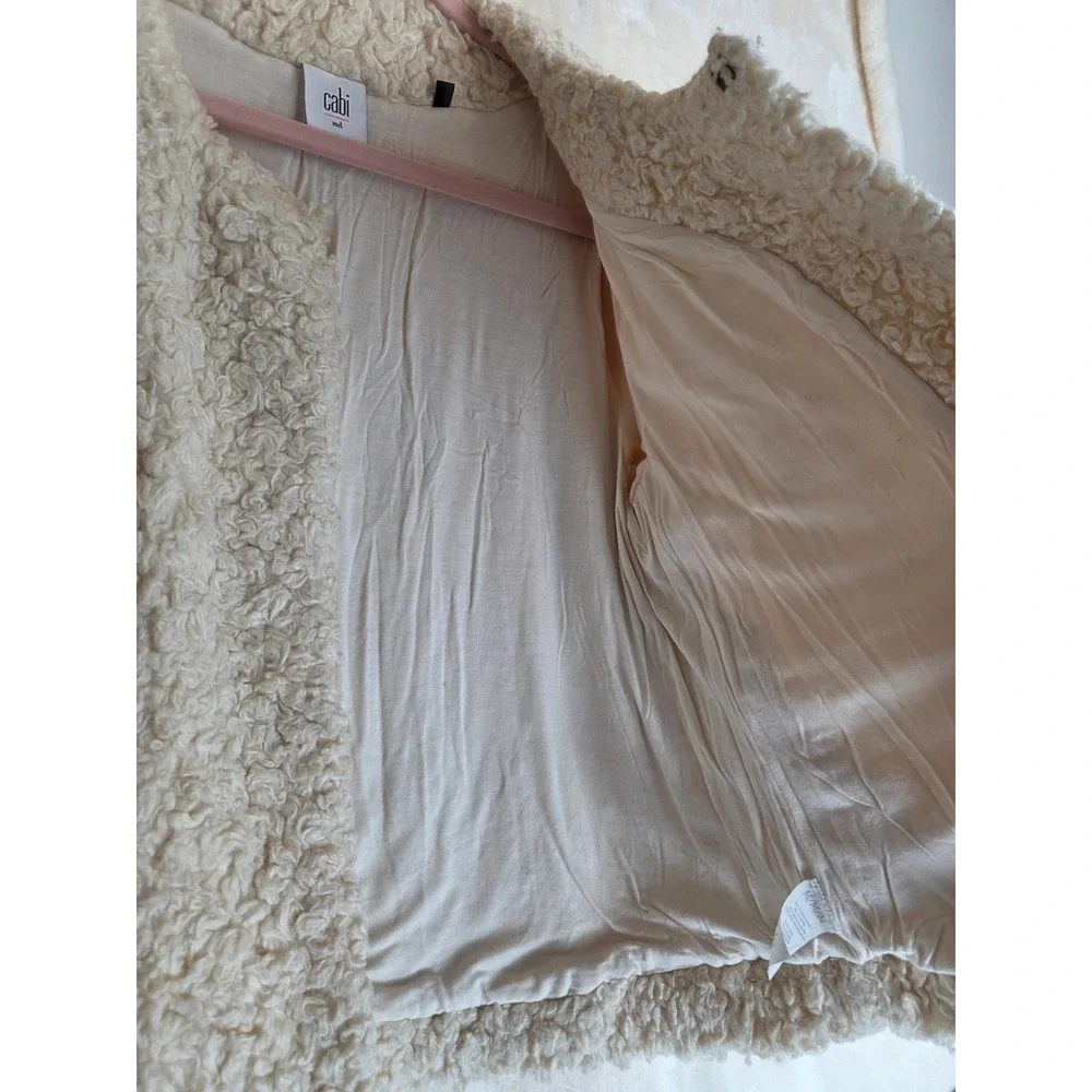 Cabi Cream‎ Textured Fuzzy Cropped Jacket Medium